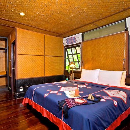 Hmong Hilltribe Lodge Mae Rim Ngoại thất bức ảnh