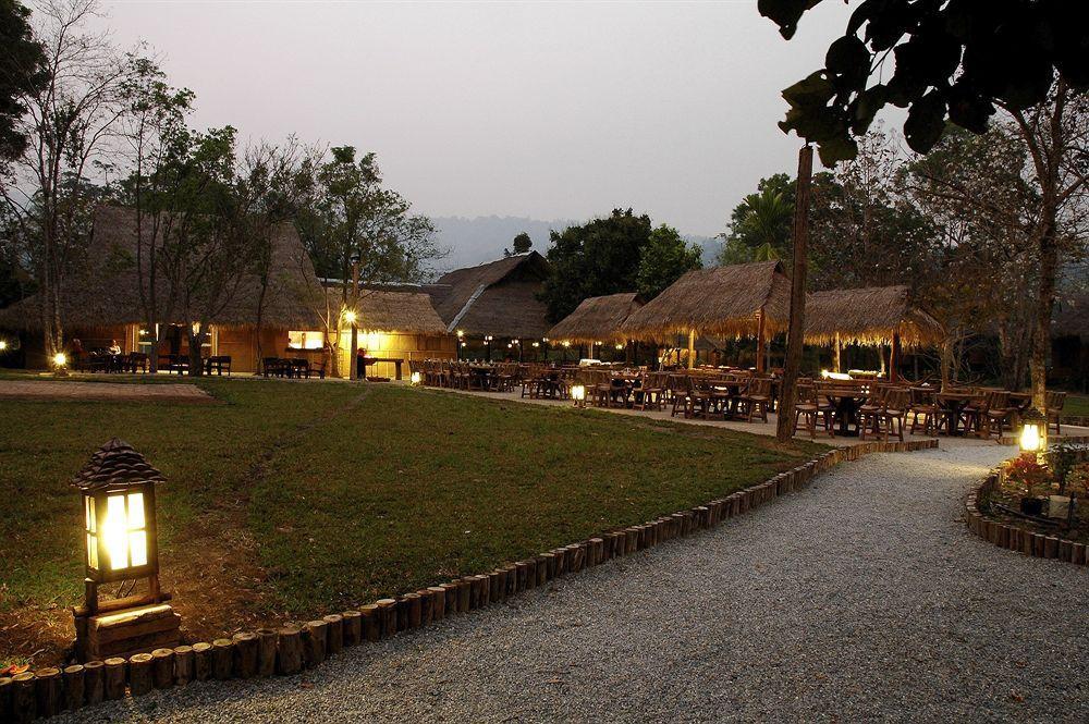 Hmong Hilltribe Lodge Mae Rim Ngoại thất bức ảnh