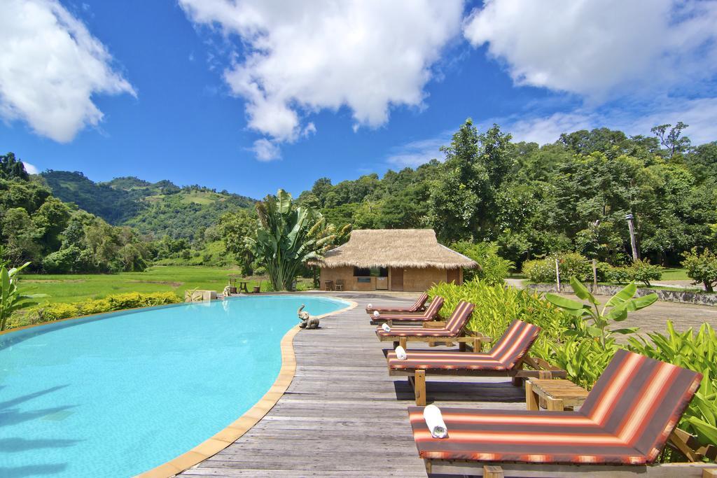 Hmong Hilltribe Lodge Mae Rim Ngoại thất bức ảnh