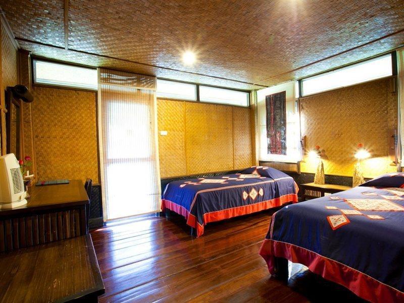 Hmong Hilltribe Lodge Mae Rim Ngoại thất bức ảnh