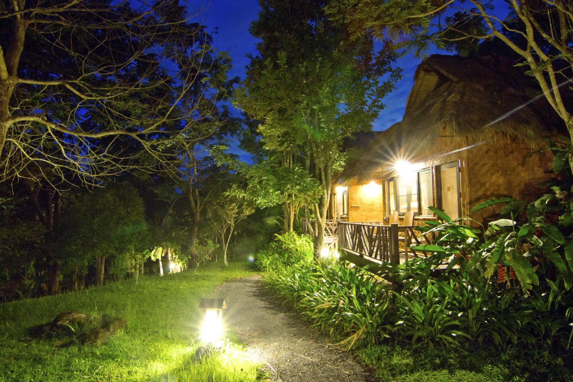Hmong Hilltribe Lodge Mae Rim Ngoại thất bức ảnh