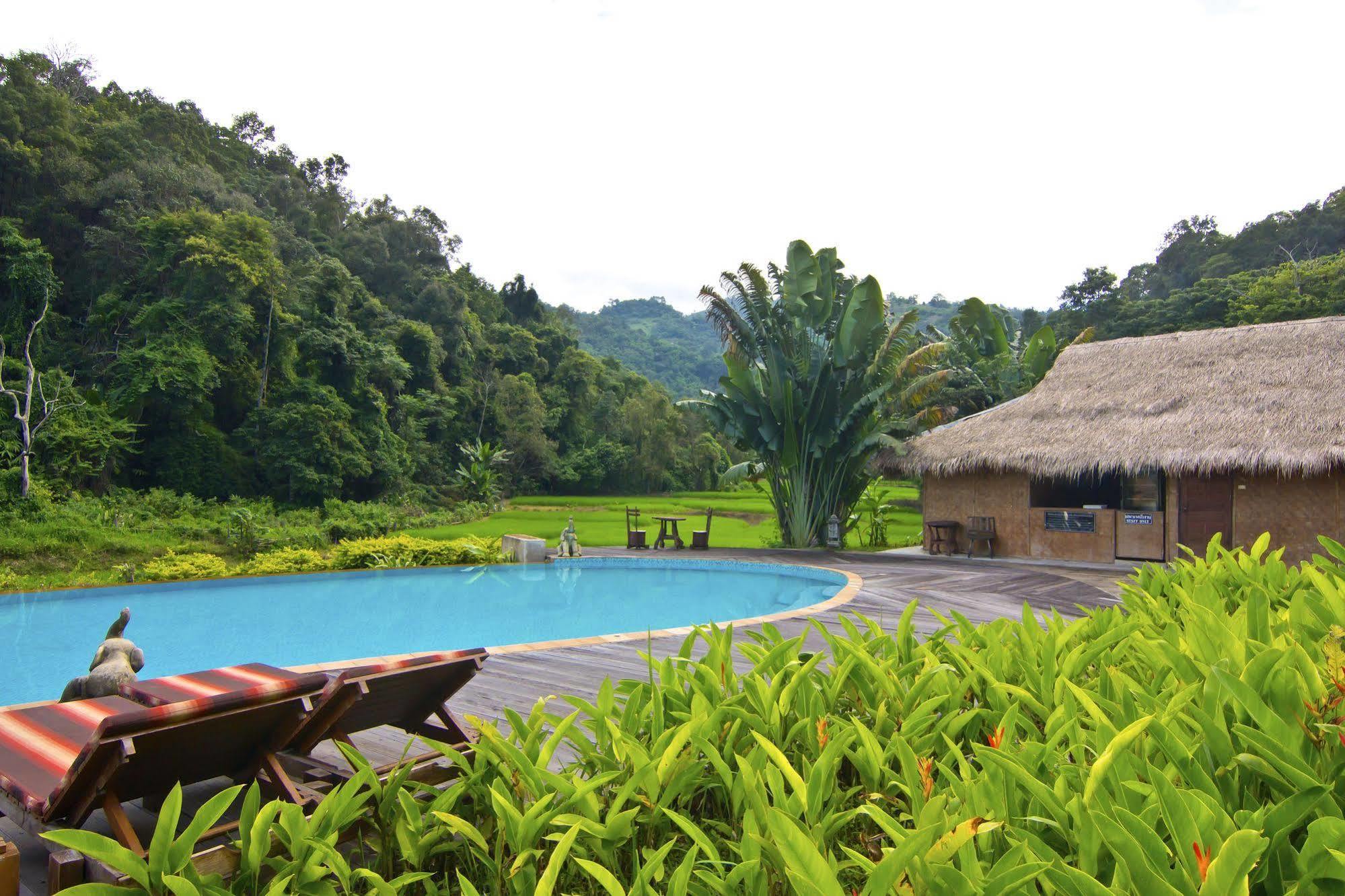Hmong Hilltribe Lodge Mae Rim Ngoại thất bức ảnh